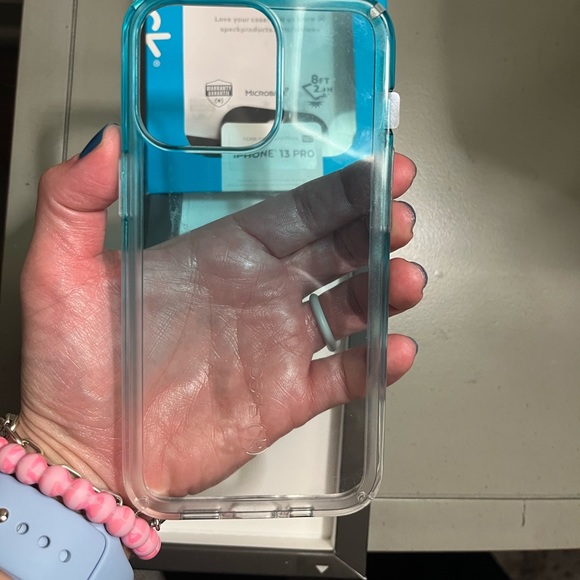 Speck iPhone 13 Pro case - Picture 4 of 5